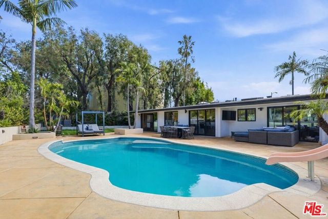 1341 Charmel Place, Pacific Palisades, CA 90272