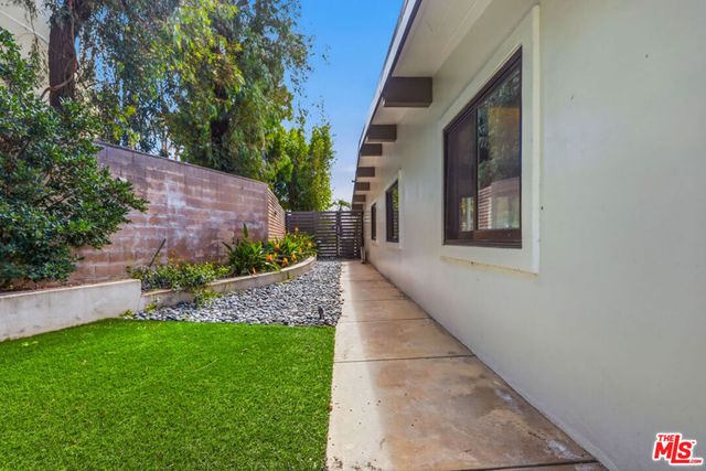 1341 Charmel Place, Pacific Palisades, CA 90272