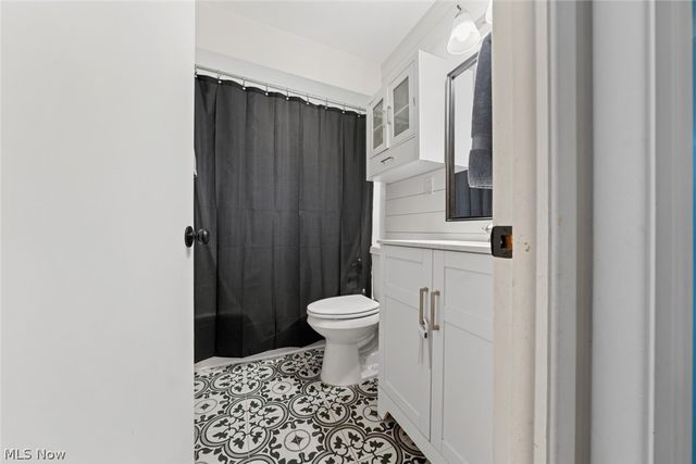 4223 Canterbury Road, North Olmsted, OH 44070