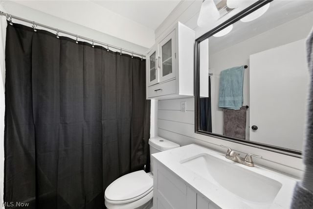 4223 Canterbury Road, North Olmsted, OH 44070
