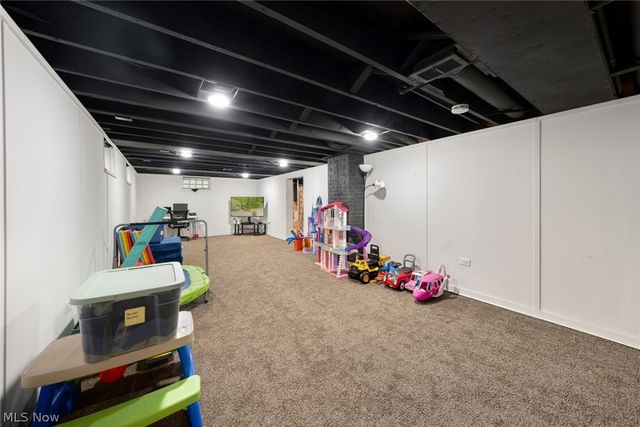 4223 Canterbury Road, North Olmsted, OH 44070