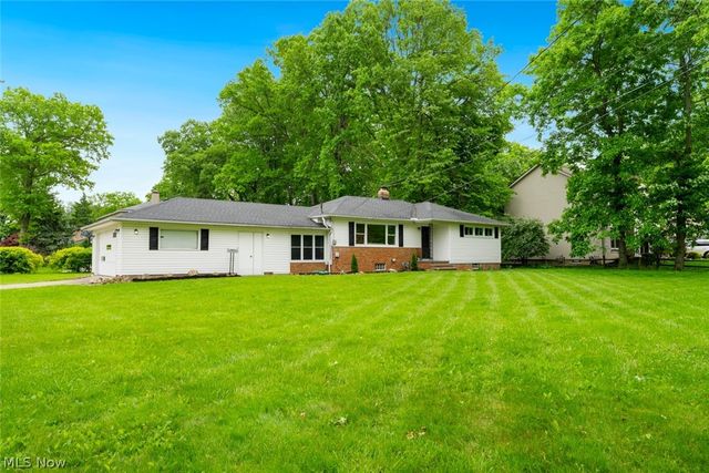 4223 Canterbury Road, North Olmsted, OH 44070