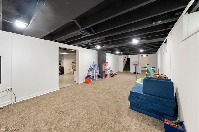 4223 Canterbury Road, North Olmsted, OH 44070