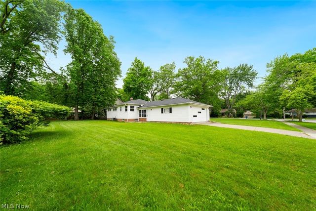 4223 Canterbury Road, North Olmsted, OH 44070