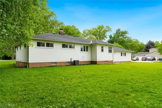 4223 Canterbury Road, North Olmsted, OH 44070
