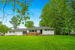4223 Canterbury Road, North Olmsted, OH 44070
