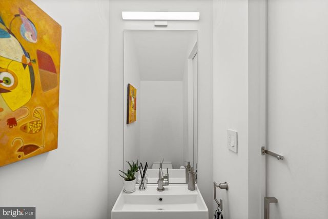 2727 ONTARIO RD NW, Washington, DC 20009