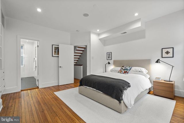 2727 ONTARIO RD NW, Washington, DC 20009