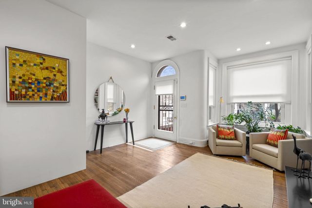 2727 ONTARIO RD NW, Washington, DC 20009