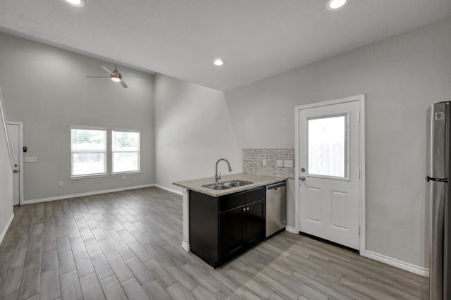 16684 E Ivanhoe, Montgomery, TX 77316