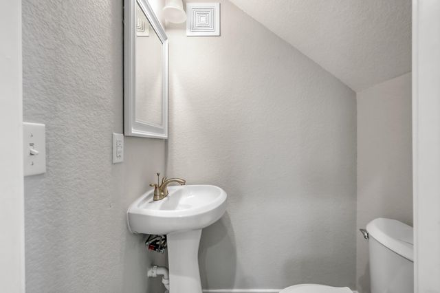 16684 E Ivanhoe, Montgomery, TX 77316