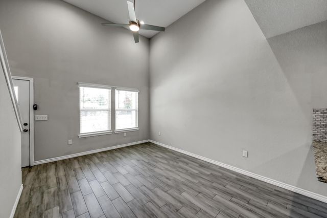16684 E Ivanhoe, Montgomery, TX 77316