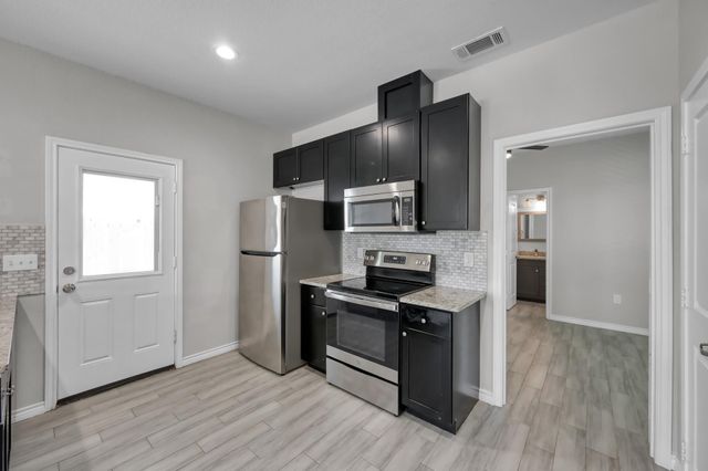 16684 E Ivanhoe, Montgomery, TX 77316