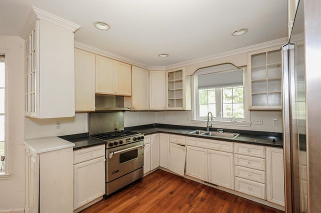 17 Glencliff Way, Nashua, NH 03063