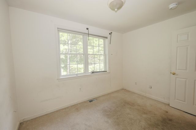 17 Glencliff Way, Nashua, NH 03063