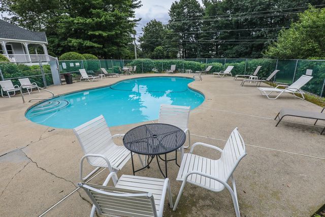 17 Glencliff Way, Nashua, NH 03063
