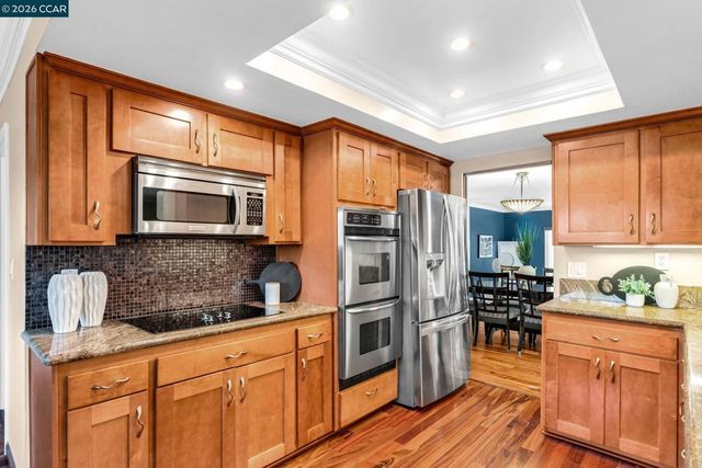 30 Mt. Emory Ct., Clayton, CA 94517