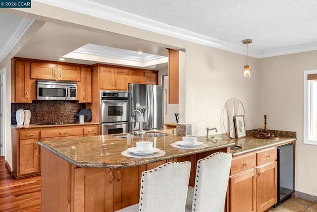 30 Mt. Emory Ct., Clayton, CA 94517
