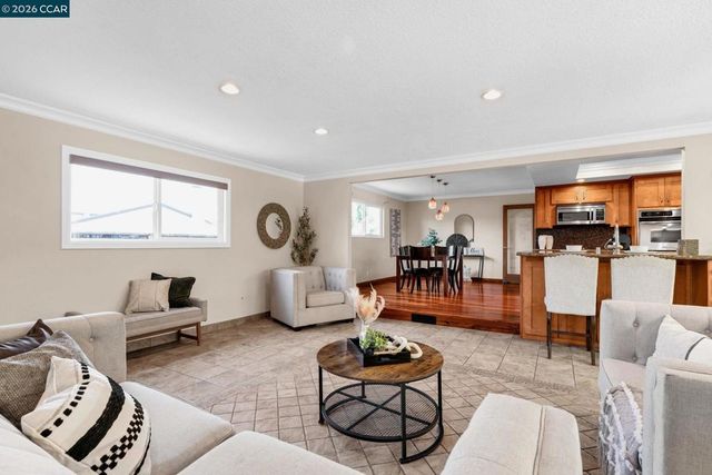 30 Mt. Emory Ct., Clayton, CA 94517
