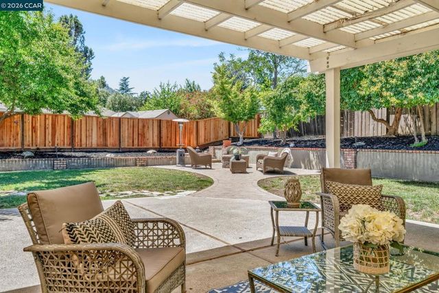 30 Mt. Emory Ct., Clayton, CA 94517