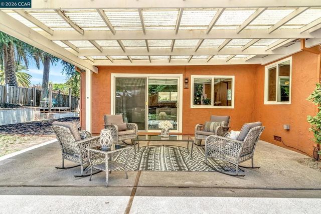 30 Mt. Emory Ct., Clayton, CA 94517