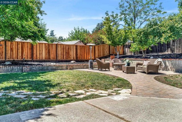 30 Mt. Emory Ct., Clayton, CA 94517