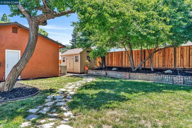 30 Mt. Emory Ct., Clayton, CA 94517
