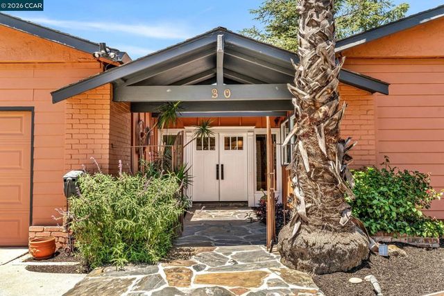 30 Mt. Emory Ct., Clayton, CA 94517