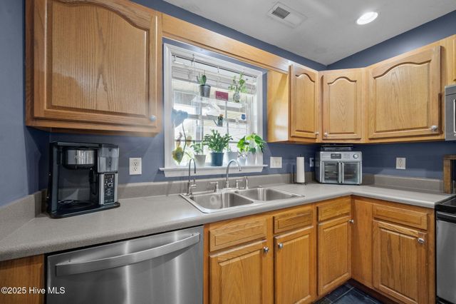 304 Nina Court, Jacksonville, NC 28540