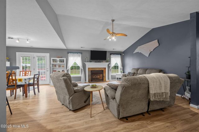 304 Nina Court, Jacksonville, NC 28540