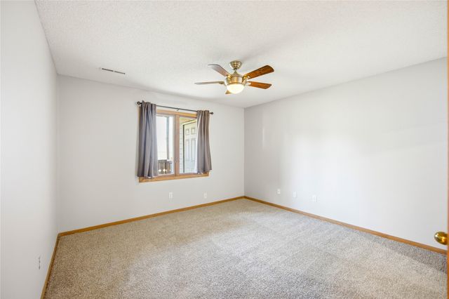 401 SE Lowell Drive 4, Ankeny, IA 50021