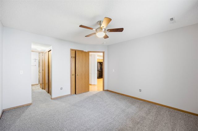 401 SE Lowell Drive 4, Ankeny, IA 50021