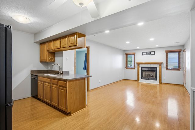 401 SE Lowell Drive 4, Ankeny, IA 50021
