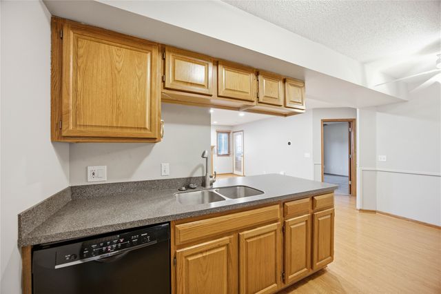 401 SE Lowell Drive 4, Ankeny, IA 50021