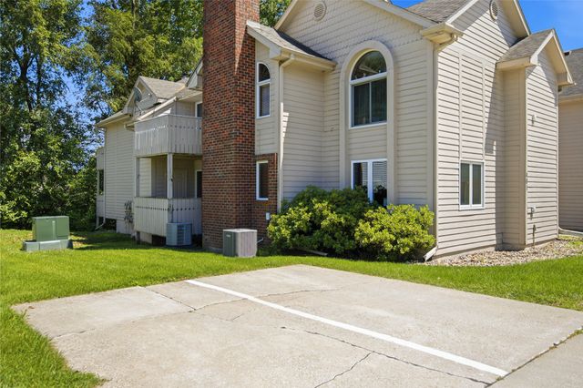 401 SE Lowell Drive 4, Ankeny, IA 50021