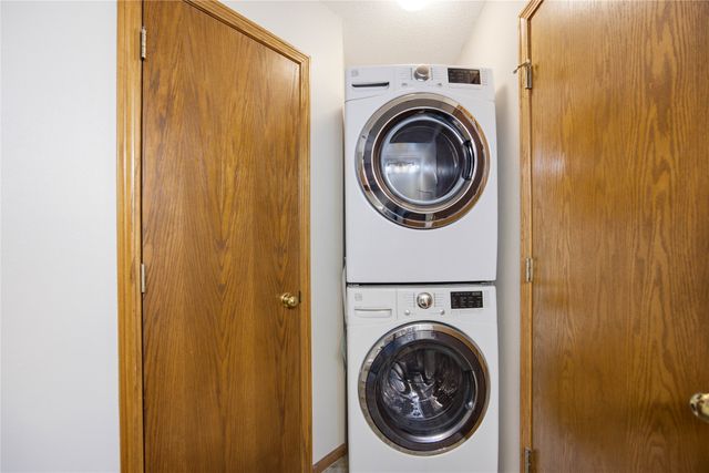 401 SE Lowell Drive 4, Ankeny, IA 50021