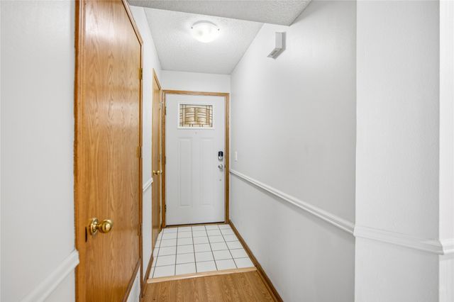 401 SE Lowell Drive 4, Ankeny, IA 50021