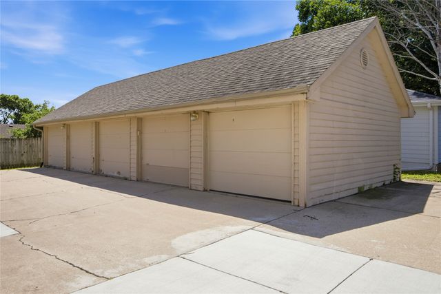 401 SE Lowell Drive 4, Ankeny, IA 50021