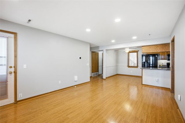 401 SE Lowell Drive 4, Ankeny, IA 50021