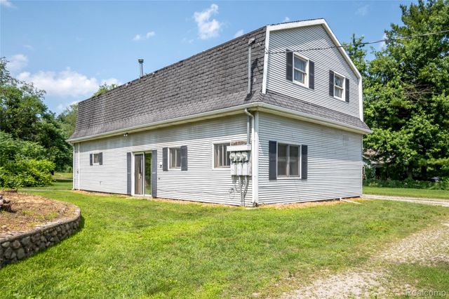 2218 Wixom Road, Commerce Charter Township, MI 48382