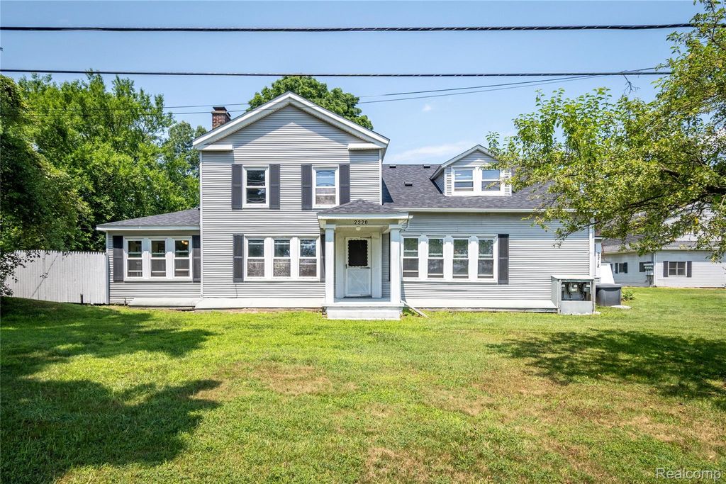 2218 Wixom Road, Commerce Charter Township, MI 48382