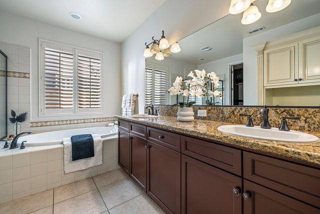 4095 Everglade Avenue, Clovis, CA 93619