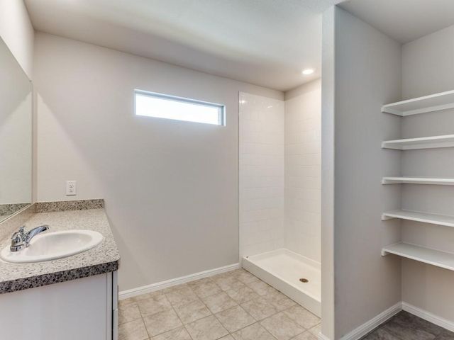 233 Abingdon Street, Azle, TX 76020