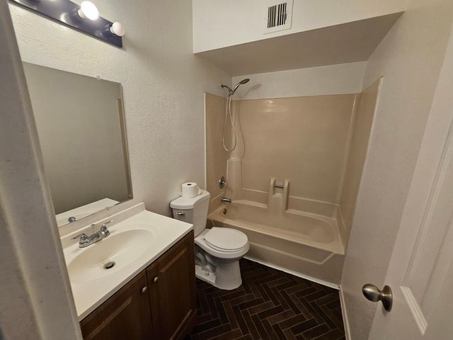 2801 E Monte Cristo Avenue Apt 201, Phoenix, AZ 85032