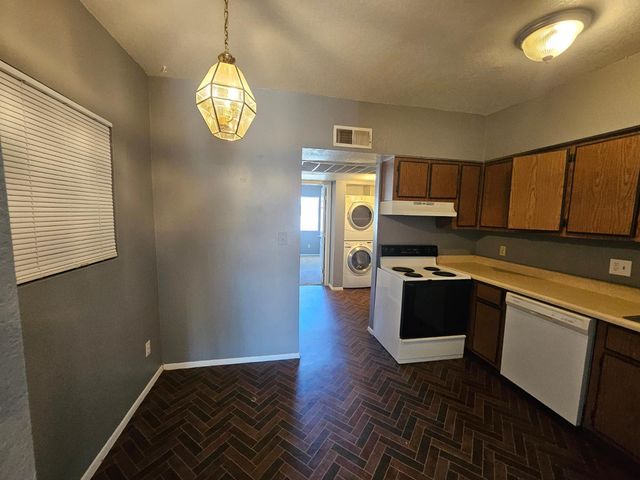 2801 E Monte Cristo Avenue Apt 201, Phoenix, AZ 85032