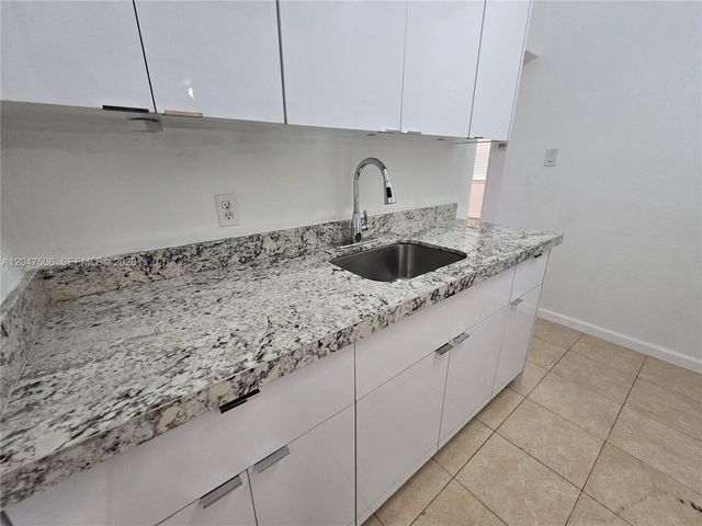 14901 NW 9th Ct 14901, Miami, FL 33168