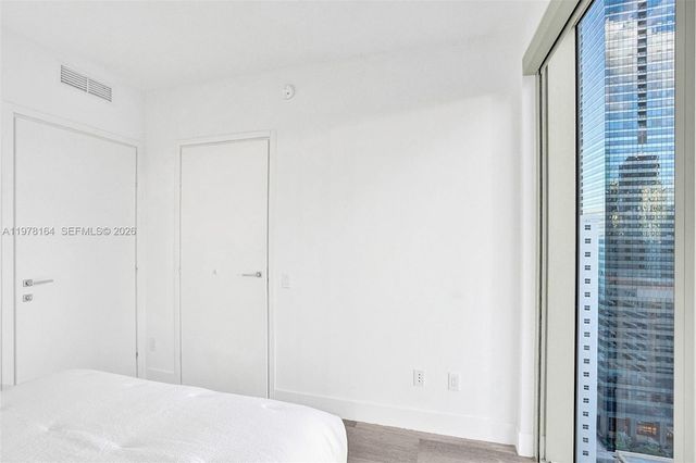 1300 Brickell Bay Dr 2702, Miami, FL 33131