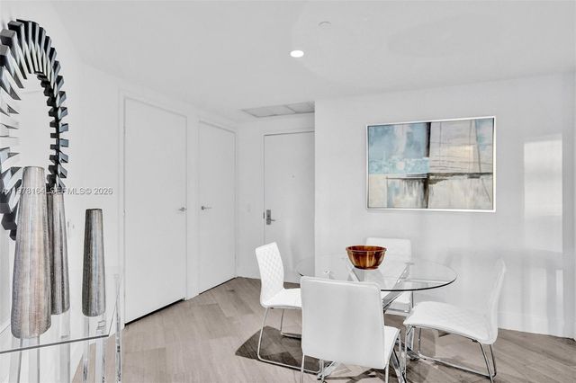 1300 Brickell Bay Dr 2702, Miami, FL 33131