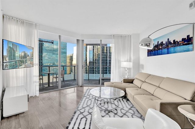 1300 Brickell Bay Dr 2702, Miami, FL 33131