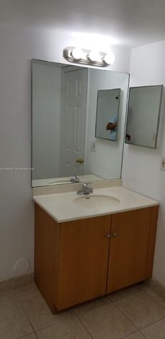 2811 N Oakland Forest Dr 105, Oakland Park, FL 33309